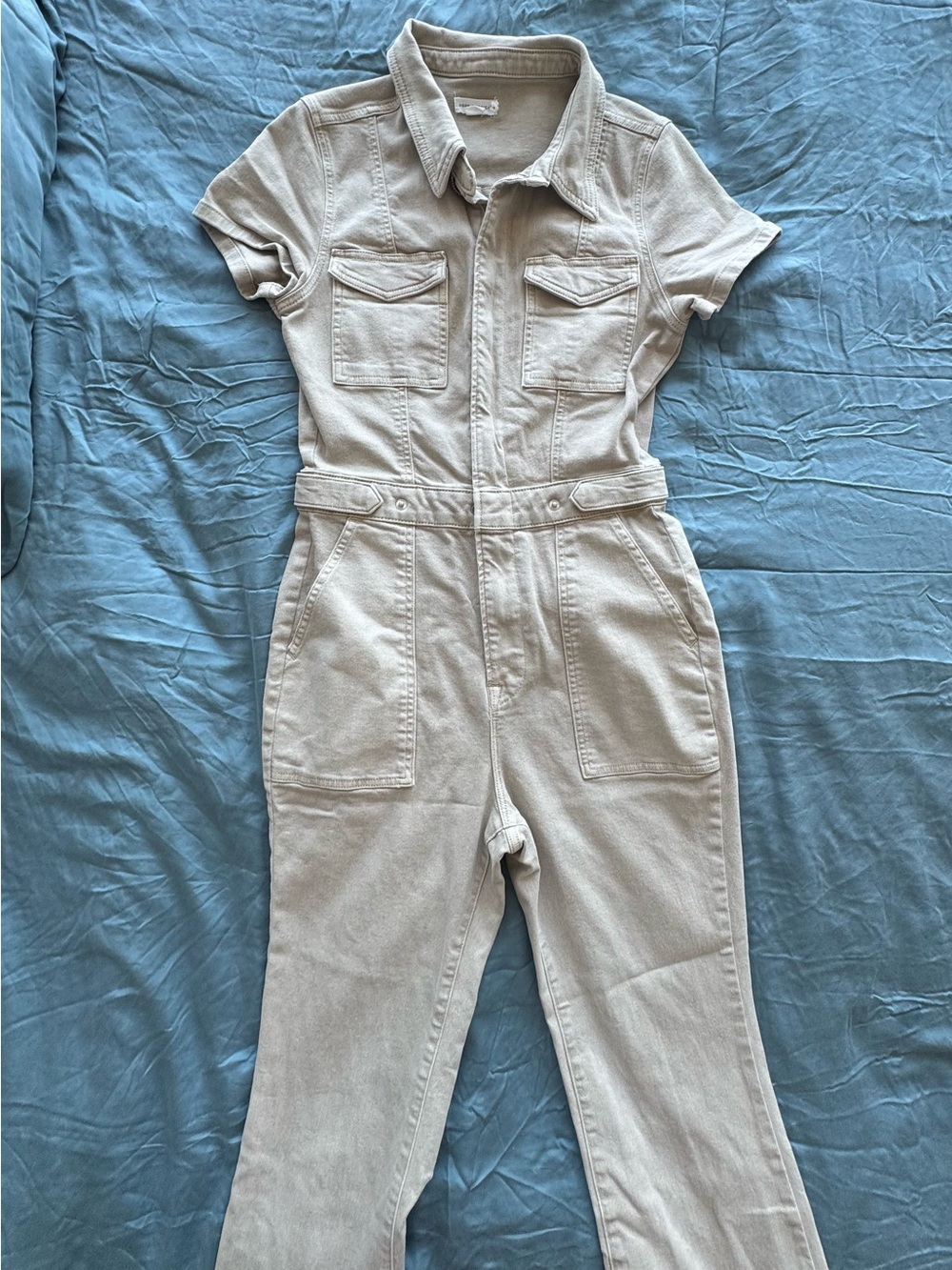Good American “Fit for Success” Utility Short-Sleeve Jumpsuit in Light Beige